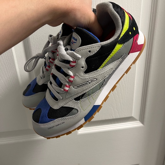 Reebok shoes - Picture 3 of 6